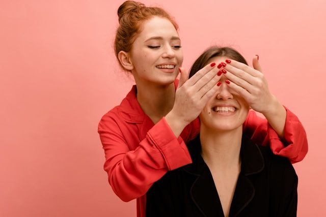 Look studio xQ2w4YnbNS4 unsplash